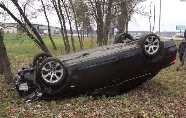 Qobustanda maşın aşıb – Sürücü ölüb