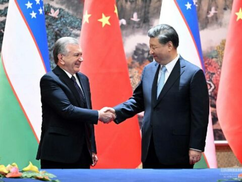 Mirziyoyev Çin liderini təbrik etdi