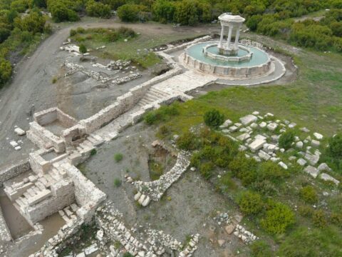 İki min illik yuxunun ardından Qladiatorlar şəhərindəki nəhəng Kibyra Fəvvarəsi yenidən axır