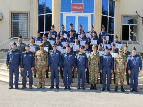 HHQ-nin “Zabit ixtisas kursu”nun ilk buraxılışı