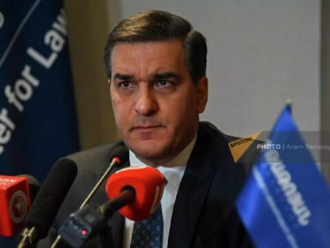Sabiq ombudsman mer olmaq istəyir – Hərəkat yaradır