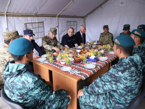 Kamran Əliyev Kəlbəcər və Laçındakı hərbi hissələrdə