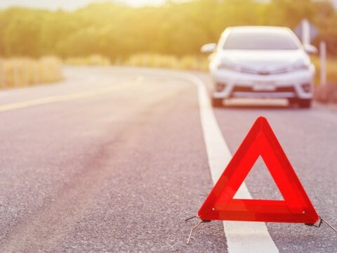 "Kia" yol ayrıcına çırpıldı – Ölü və yaralılar var 
