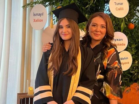 Qızının məzun gecəsindən fotolarını paylaşdı