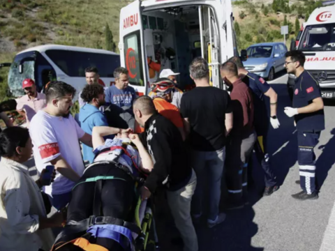 Türkiyədə iki avtobus qəzasında 5 nəfər ölüb, 56 nəfər yaralanıb
