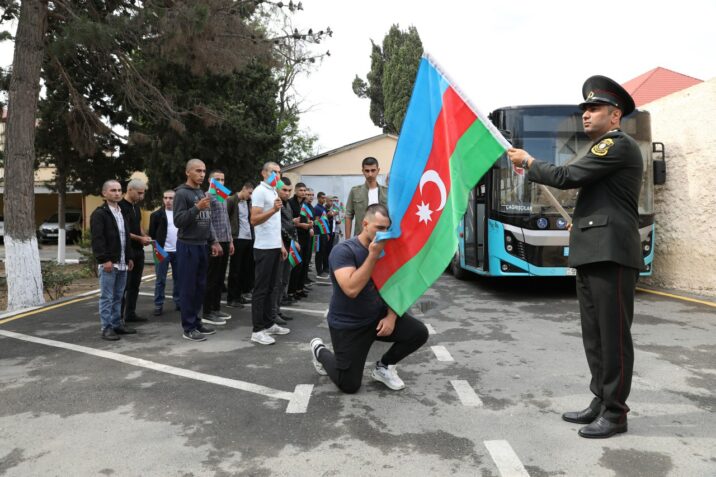 Çağırışçılar müddətli həqiqi hərbi xidmətə yola salındı