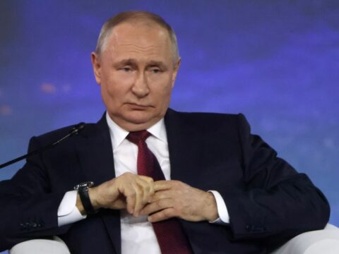 “Putinin təslim olmasının iki variantı var”