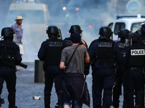 Fransada etirazlar davam edir, 700-dən çox nümayişçi saxlanılıb