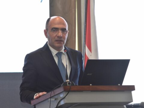 Biz həmişə dərmanın qiymətindən şikayət edirik