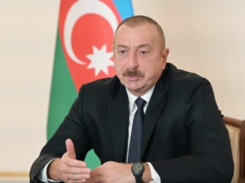 “Fransada rəsmi şəxslər və parlamentarilər tərəfindən irqi nifrət xarakterli çıxışlar artmaqdadır”