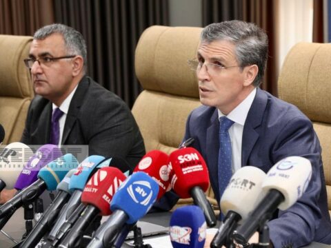 “Bir mənzilin bir neçə nəfərə satılması problemi həllini tapmayıb”