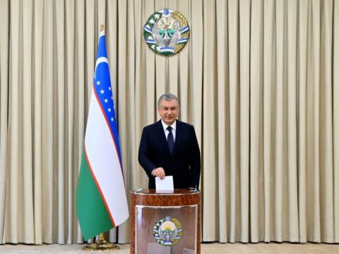 Şavkat Mirziyoyev prezident seçkilərində SƏS VERDİ