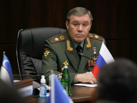 Putin Qerasimovu vəzifəsindən azad edib