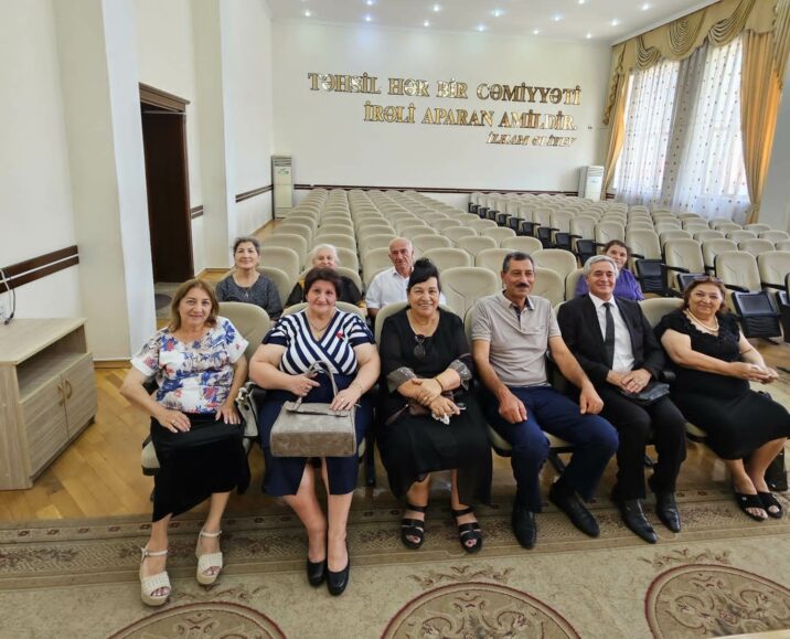 Keçmiş məzunlar 41 ildən sonra yenidən görüşdülər