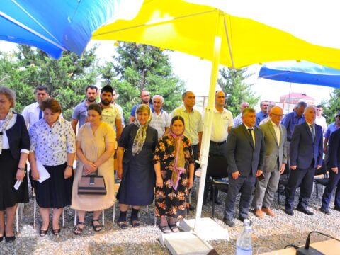Neftçalanın icra başçısı vətəndaşların problemlərini dinləyib