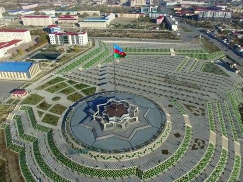Naxçıvanda yeni məktəb binası tikilib, amma tam yararsız olduğuna görə sökülüb