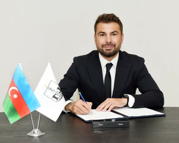 Adrian Mutu “Neftçi”nin düşərgəsinə qoşuldu