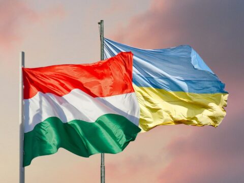 Macarıstan Ukrayna taxılının öz ərazisindən keçən tranzit marşrutlarını saxlayacaq
