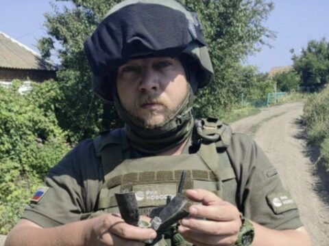 Hərbi jurnalist döyüşdə öldü, foto-müxbir yaralandı