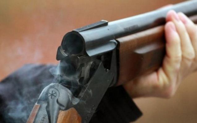 Salyan sakinini ov tüfəngi ilə güllələdi