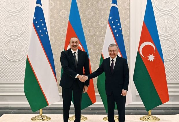 İlham Əliyev Şavkat Mirziyoyevi ad günü münasibətilə təbrik edib