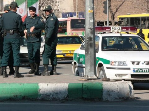 İranda iki polis əməkdaşı öldürülüb