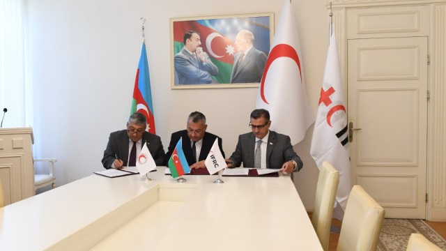 Dövlət Komitəsi AzQAC və IFRC arasında niyyət sazişi imzalandı – FOTOLAR