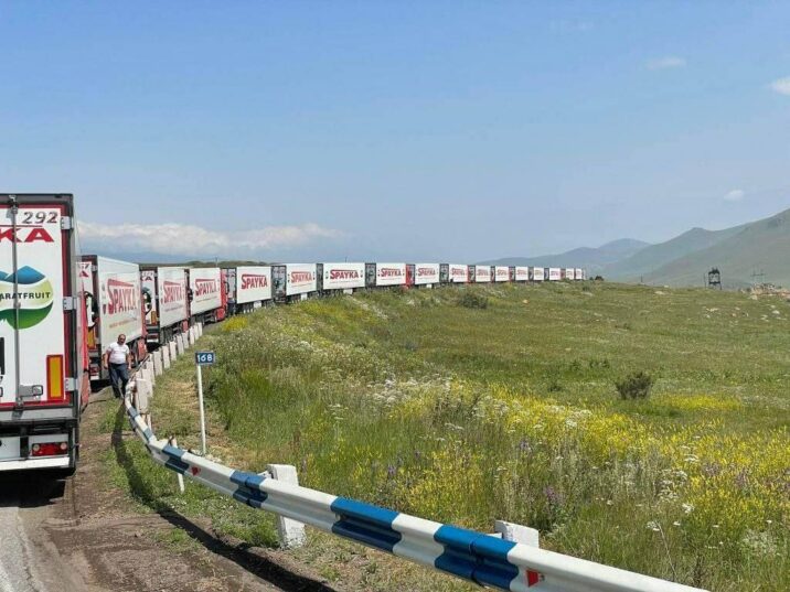 TIR-lar geri qaytarılacaq, ya da…