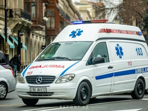 Balakəndə azyaşlının əli ətçəkən maşında qalıb