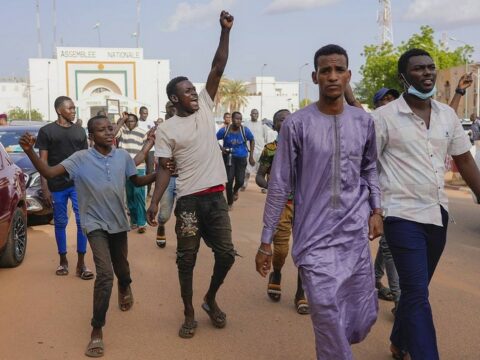 Nigerdə Fransaya qarşı nümayiş keçirilib