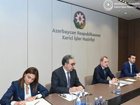 Ceyhun Bayramov Ermənistanın təxribatları barədə Kolumbiya səfirini məlumatlandırıb