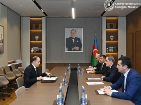Ceyhun Bayramov Tacikistanın yeni səfirini qəbul edib