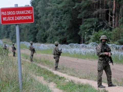 Polşa və Litva Belarusla sərhədi tamamilə bağlaya bilər