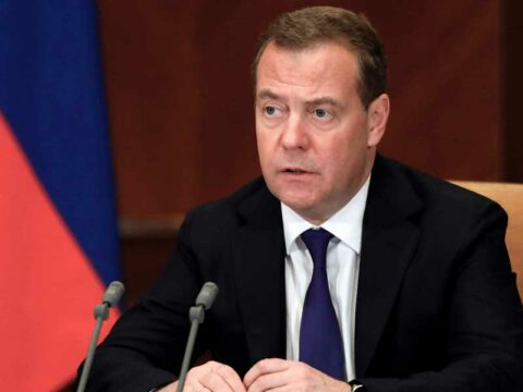 Rusiya nüvə silahından istifadə edə bilər – Medvedev