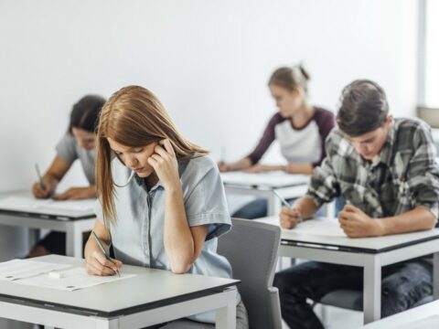 Xaricdə ali təhsil alanların imtahan vaxtı dəyişdirildi