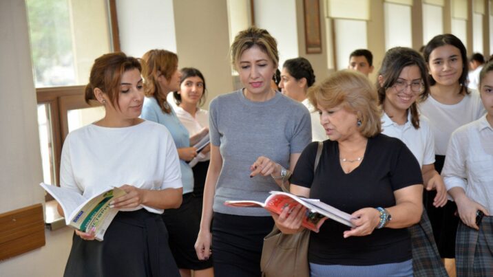 Yüksək maaş alan müəllimlər gündə 10 saat işləyəcək?