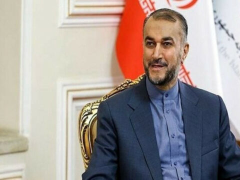 İran XİN rəhbəri Pakistana getdi