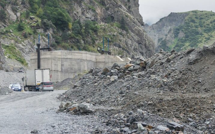 “Gürcüstanda torpaq sürüşüb, 6-sı uşaq olmaqla 16 nəfər torpaq altında qalıb”