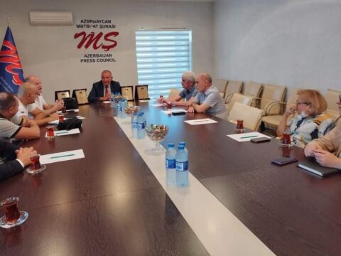 Mətbuat Şurası veteran jurnalistləri təltif etdi