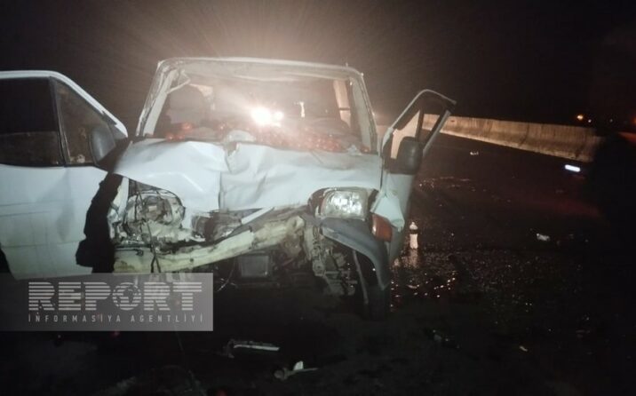 Kürdəmirdə “Ford Tranzit” “KamAZ”a çırpılıb, ölən və yaralanan var