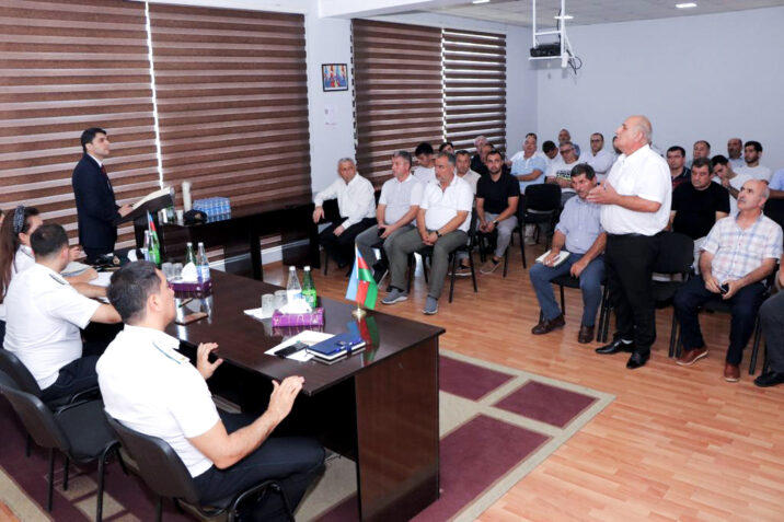 Sahibkarlar yeni layihələr barədə məlumatlandırılıb