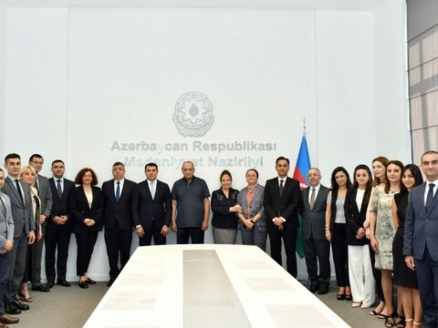 “Rasim Balayev yaddaqalan obrazlarla tamaşaçıların dərin sevgisini qazanıb”