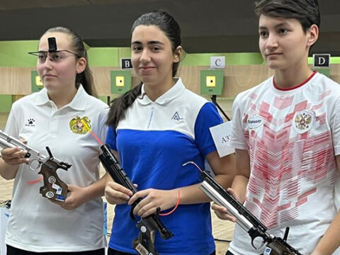 İdmançımız Belarusda qızıl medal qazandı 