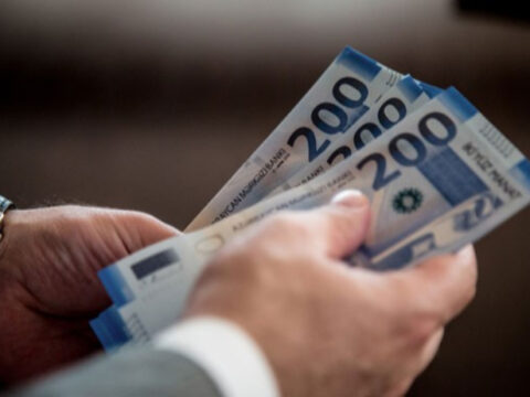 Azərbaycanda ən yüksək maaşı kimlər alır?