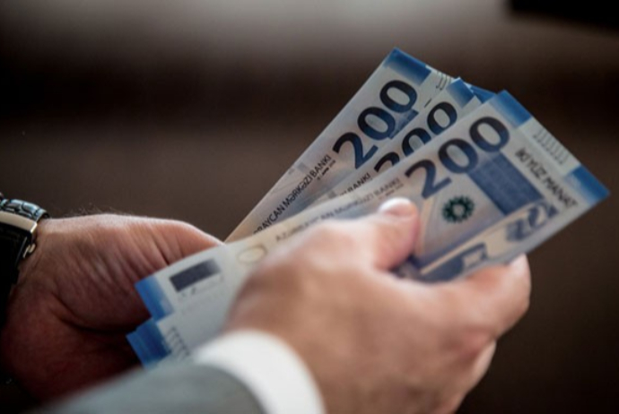 Azərbaycanda ən yüksək maaşı kimlər alır?