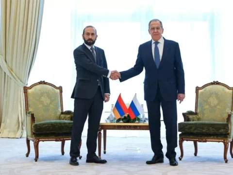 Mirzoyan Lavrovla telefon danışığı aparıb