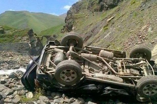 Yardımlıda avtomobil dərəyə aşıb, ölən və yaralananlar var