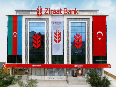 Problemli kreditləri 70 milyona çatır