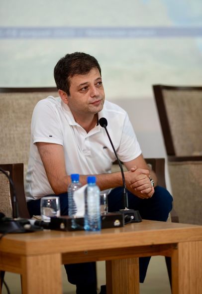 Diaspor gənclərinin azərbaycanlı jurnalistlərlə maraqlı debatı təşkil olunub
