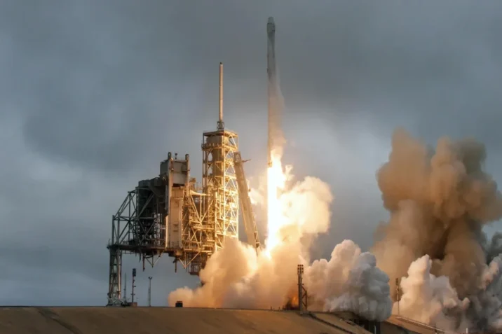 “SpaceX” Pentaqonun peyklərini kosmosa göndərib